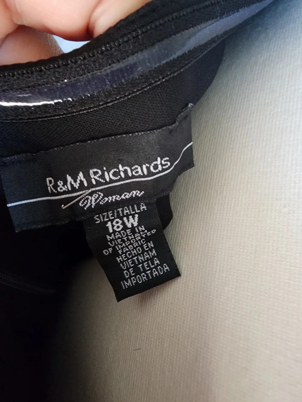 R&M Richards square neckline